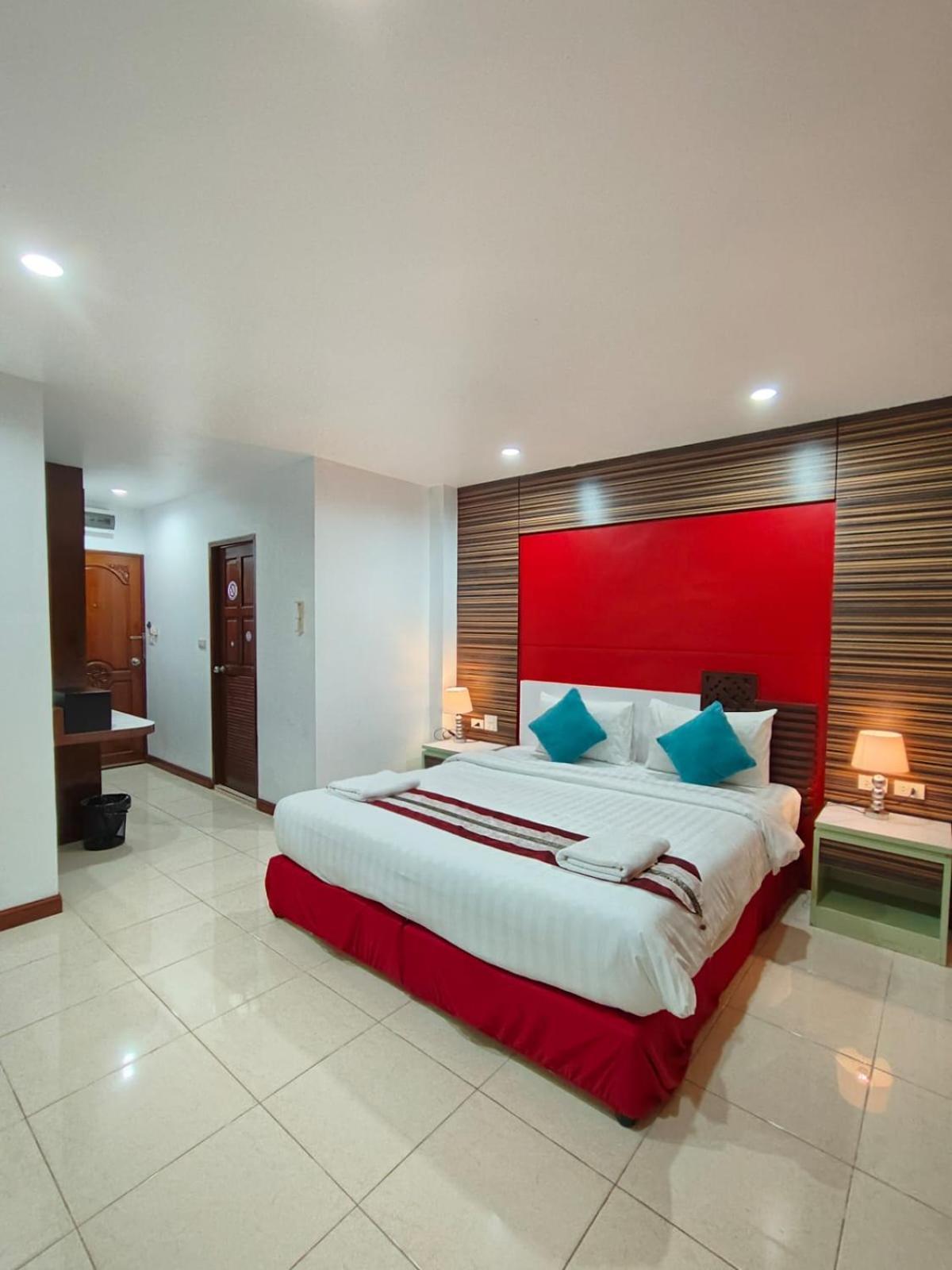Hotel Max Value